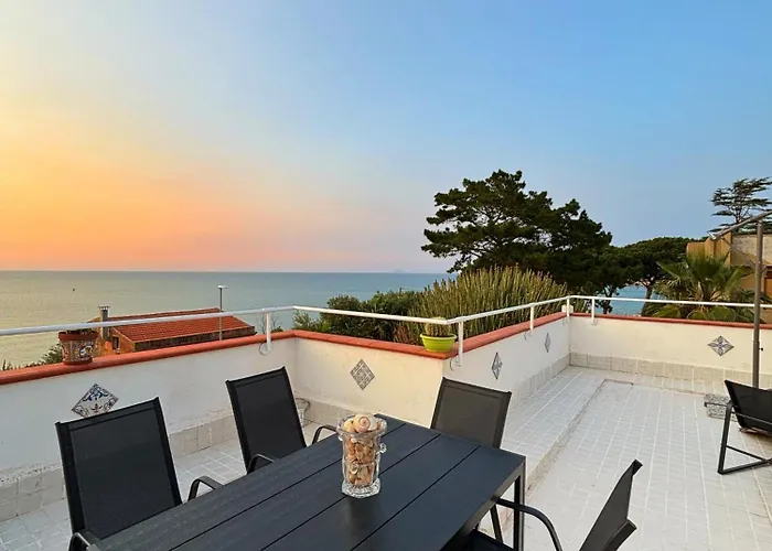 Belvedere Santa Lucia تْشيفالو